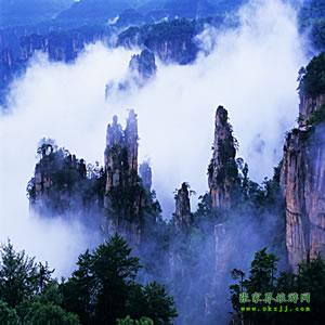 武漢往返：張家界、鳳凰古城、韶山六日游，每周一、周四發(fā)團(tuán)